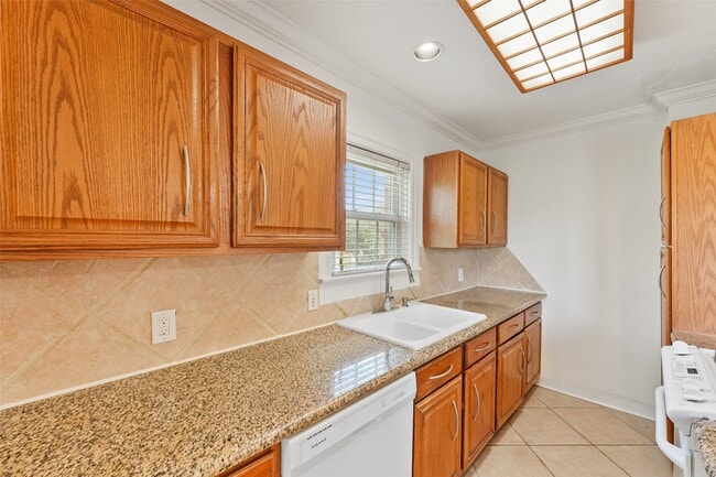 Photo - 1637 Castle Ct