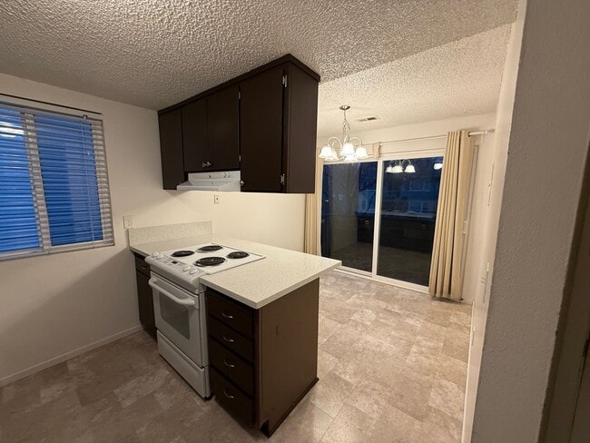 Photo - 2824 I St Unit 004