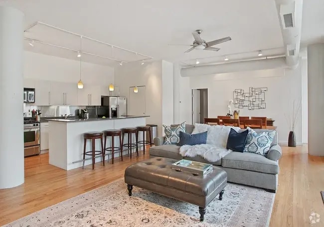 Building Photo - 939 W Huron St Unit 208 Rental