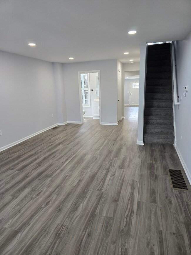 Living room - 77 N Pennsylvania Ave