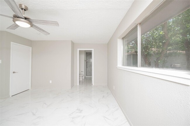 Building Photo - 201 S Ridgeway Dr Rental