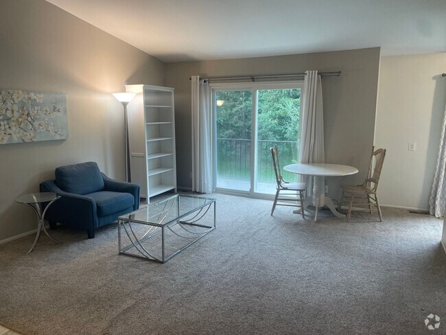 Building Photo - 2 bedroom 1 bath close to 23 Rental