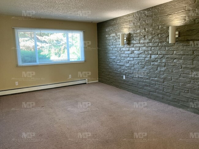 Photo - 1782 N Overland Trail