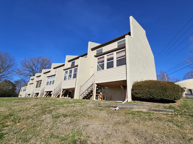 Photo - 100 Ivy Ln Townhome