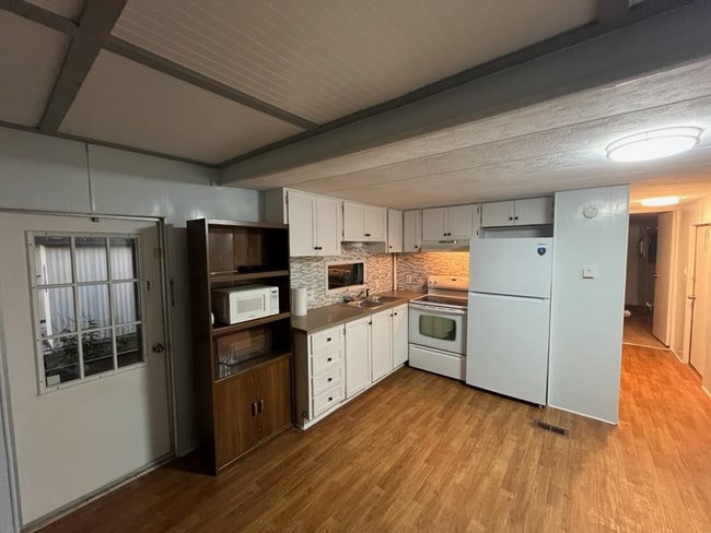 Photo - 504 Alexander Rd