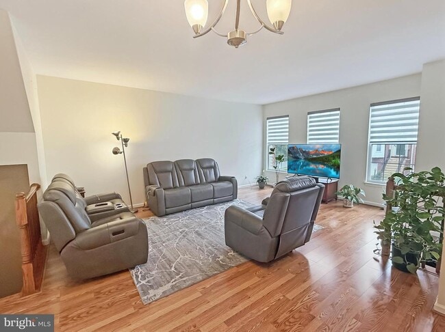 Photo - 2535 James Monroe Cir