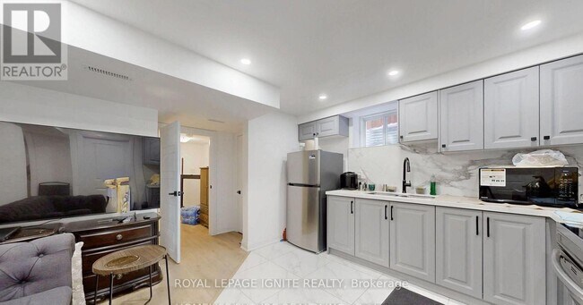 Photo - 1572 Honey Locust Pl