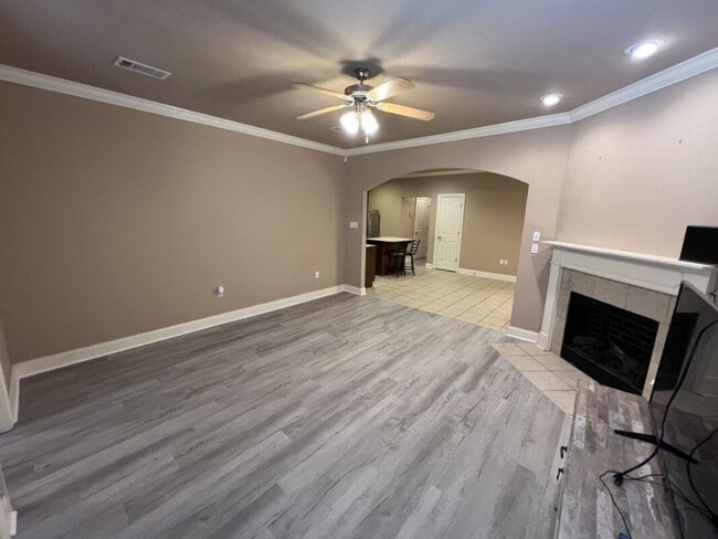 Photo - Newly updated! 3 bd, 2 bath condo in Zacha...