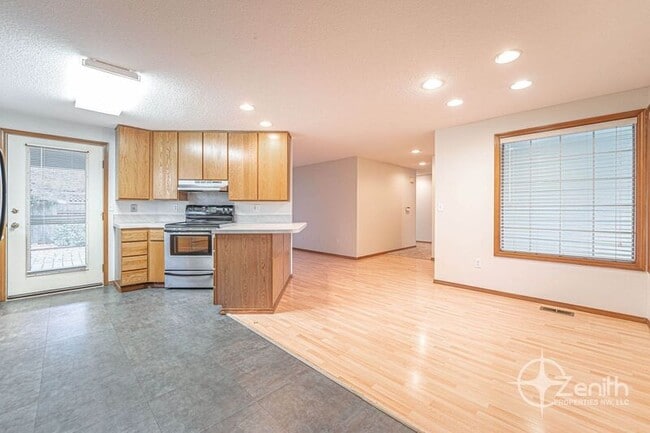 Photo - 710 NE 158th Ave