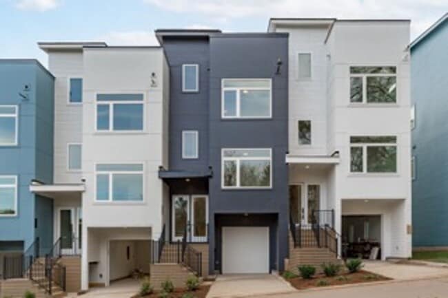 Building Photo - Luxurious New Construction 4BD, 4BA Downto... Rental