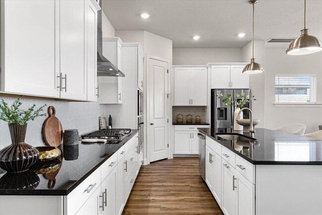 Photo - 908 Knowles Dr