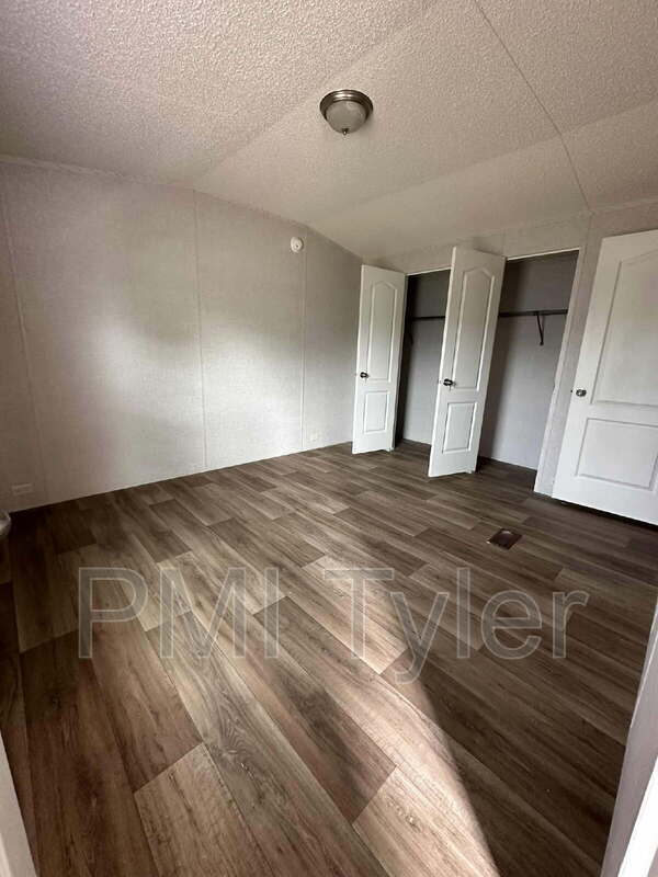 Photo - 119 Sugar Maple Ln