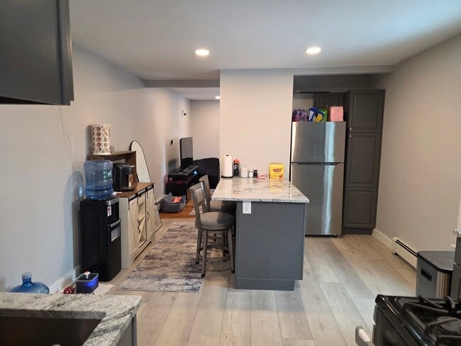 Photo - 1081 Main St Unit L