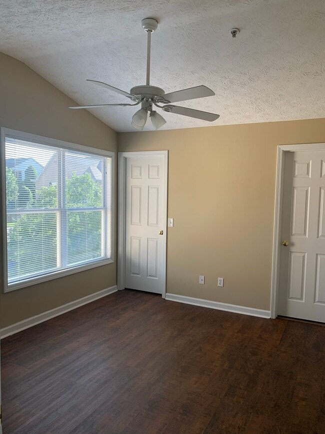 Photo - Edge West 9-304