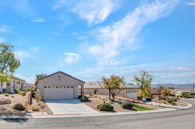 Photo - Beautifully upgraded 2Bed 2Bath in Solera Anthem 55+