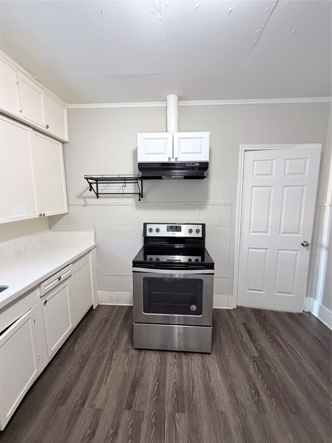 1401 Edison St