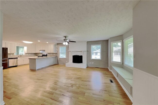 Photo - 2330 Hinton Rd