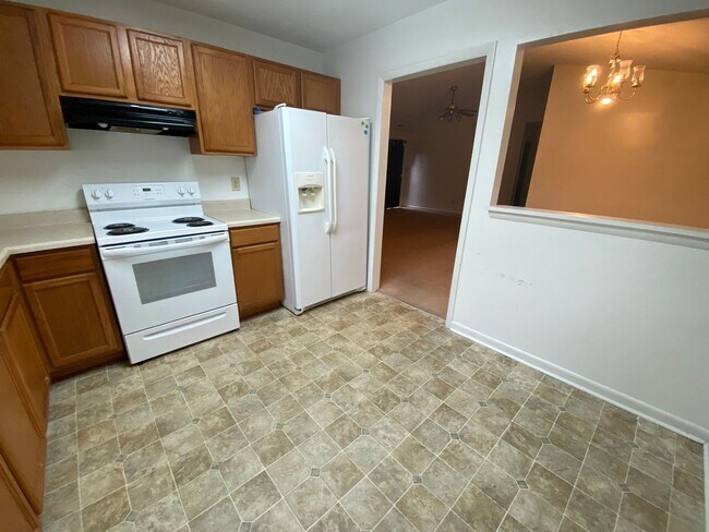 Photo - 612 Independence Dr