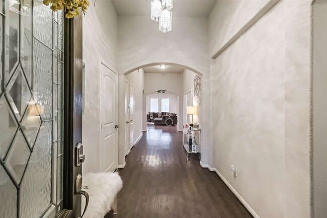 Photo - 6214 Scott Way