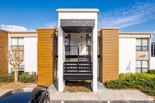 2554 Oak Trl S Clearwater, FL
