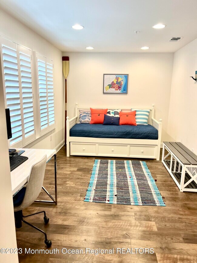 Photo - 410 Sewall Ave