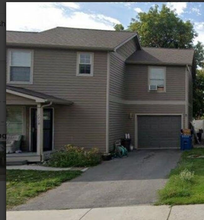 Building Photo - 3 bedroom Upscale home Mid town