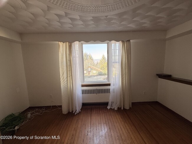 Photo - 324 Crown Ave