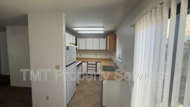 Photo - 535 Sims Ave