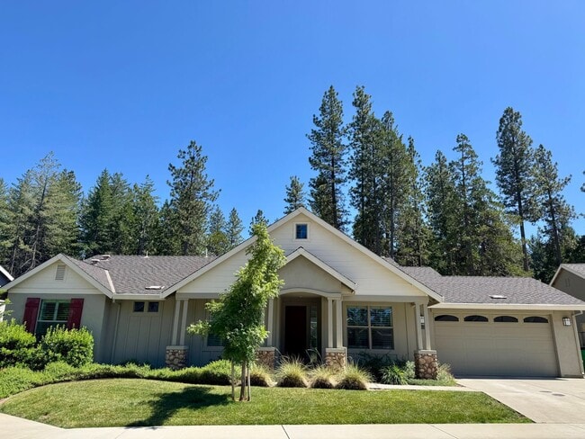 Building Photo - 3 Bedroom 2 Bathroom Newly Constructed Home in Grass Valley
