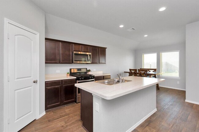 21506 Hartford Hollow Ln