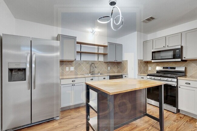 Photo - 4622 Credo Lane