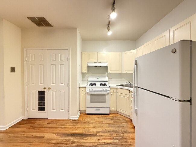 Photo - 909 W Dakin St Unidad 302