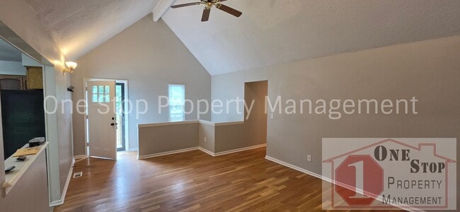 Photo - Charming 3 Bedroom, 2 Bathroom, 2 Car Garage Home in Parkville