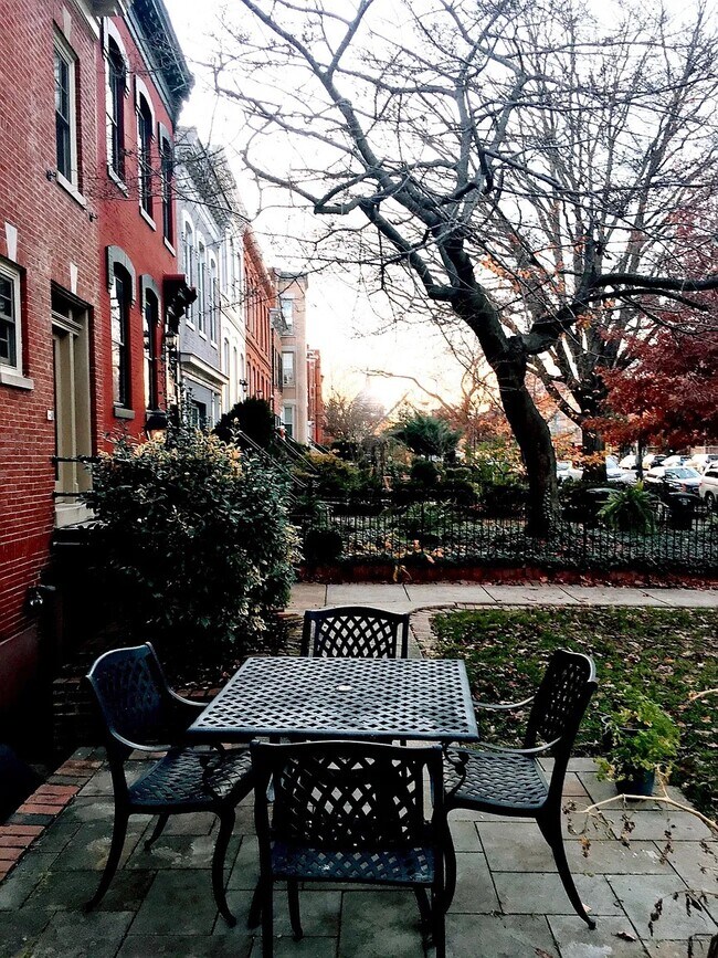 Photo - 337 Maryland Ave NE Unit 5