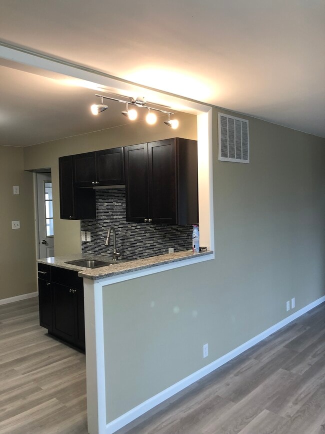 Photo - 1807 S Lynnwood Dr