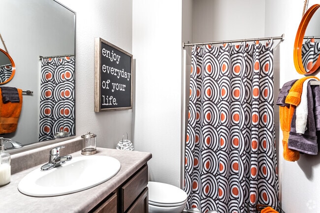 1HAB, 1BA - 663 ft² - Bear Village