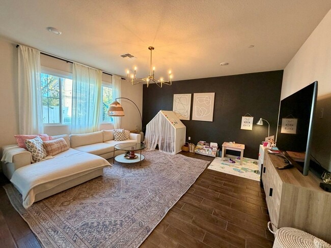 Photo - 3018 Kenwood Cir