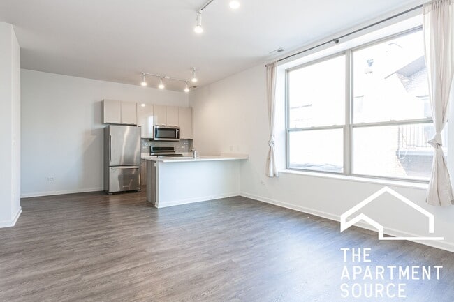 Photo - MASSIVE Loft-style condo-quality 2 Bed/2 ba IN UNIT LAUNDRY in Wrigley! Unit 402