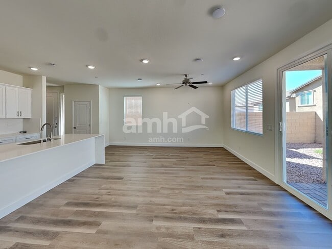 Photo - 264 Austin Bellerose Pl