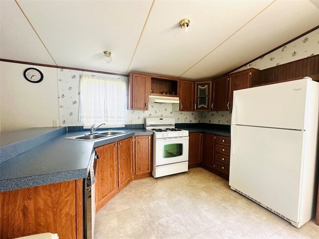 Photo - 9012 Spruce St