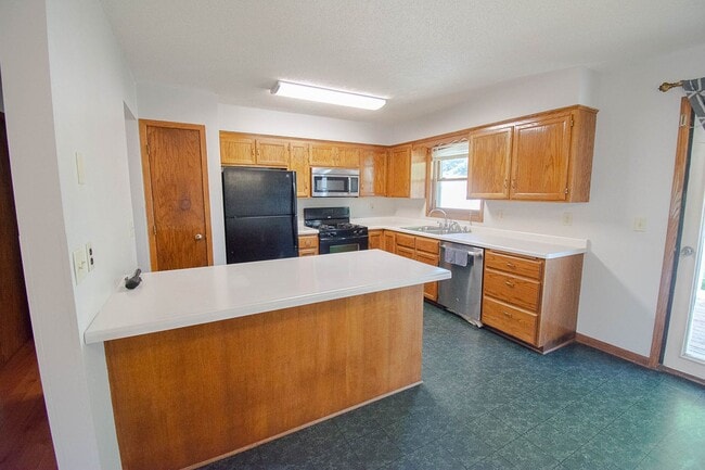 5009 24th Ave NW
