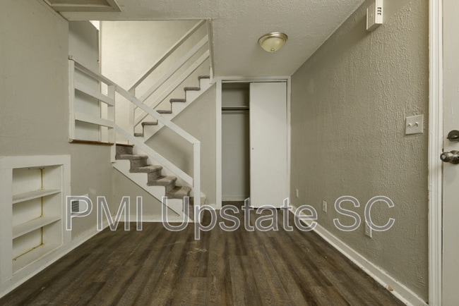 Photo - 181 N Fairview Ave Unit C