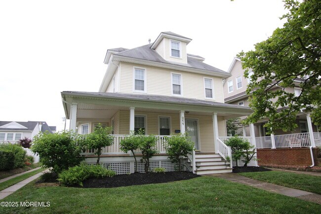 Photo - 211 4th Ave House