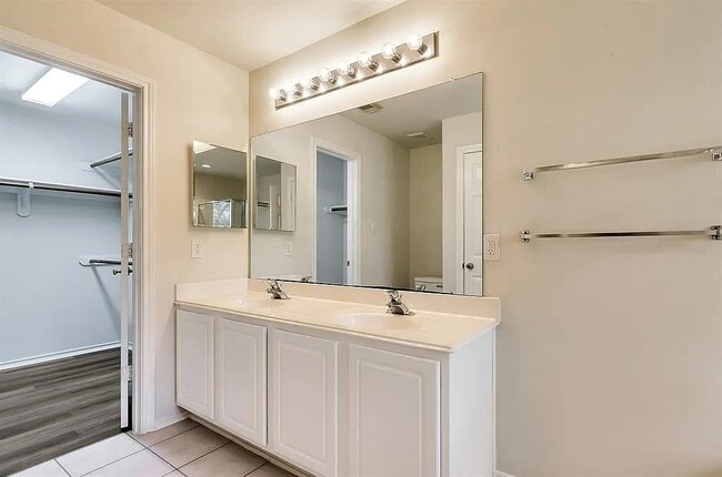 Photo - 2 Peach Ridge Pl