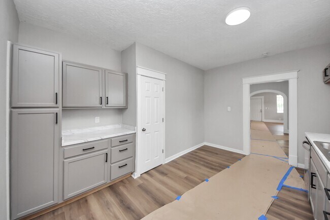 Photo - 2102 Gray St