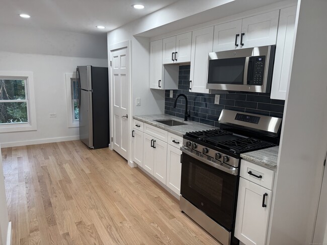 Photo - 263 Hawley Ave Unit 3rd Floor