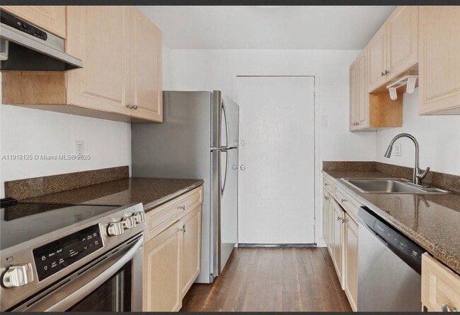 Photo - 2020 NE 135th St Unit 404