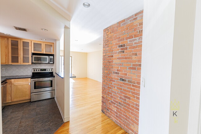 Photo - 96 Gainsborough St Unit 206W