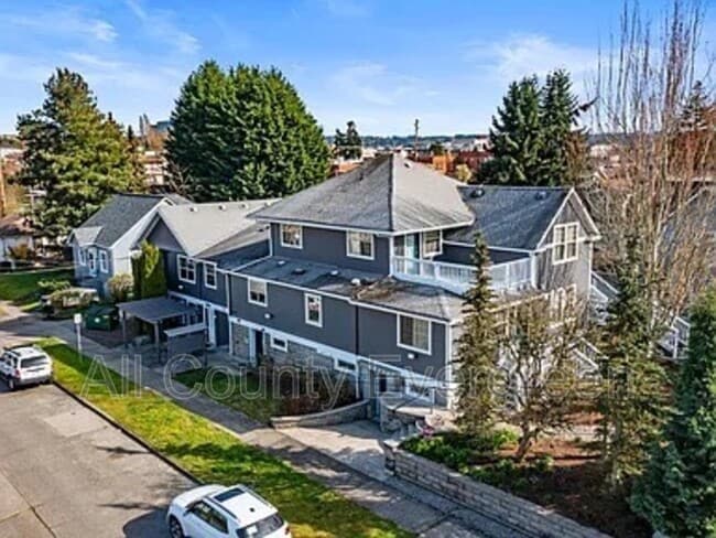 Building Photo - 1015 9th St Unit B