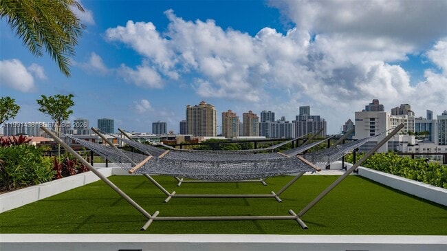 Photo - 19401 W Dixie Hwy Unit 206